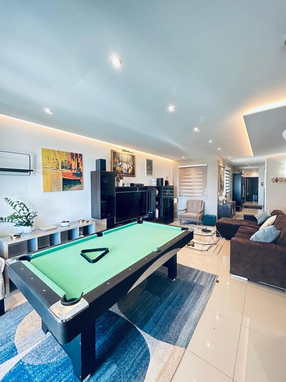 St Julians 2br Luxury * Saint Julian's